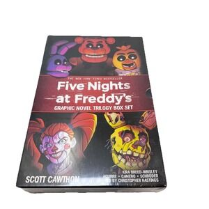 Five Nights at Freddy's Graphic Novel Trilogy Box Set‎ by Kira Breed-Wrisley and